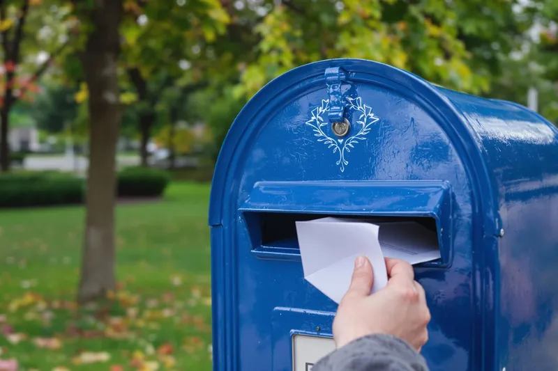 Affranchir au tarif lettre faut il mettre un timbre ?