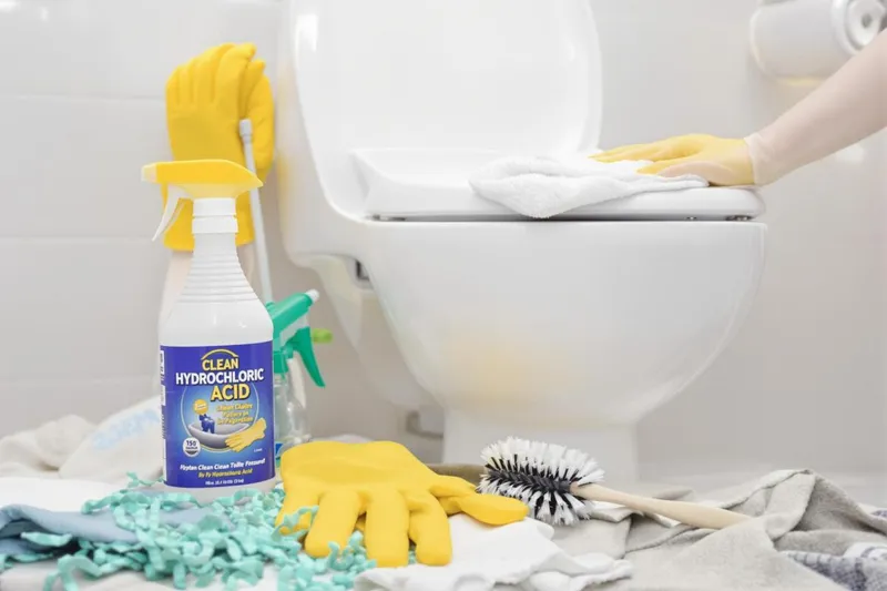 Combien de temps laisser agir de l'acide chlorhydrique dans ses toilettes ?