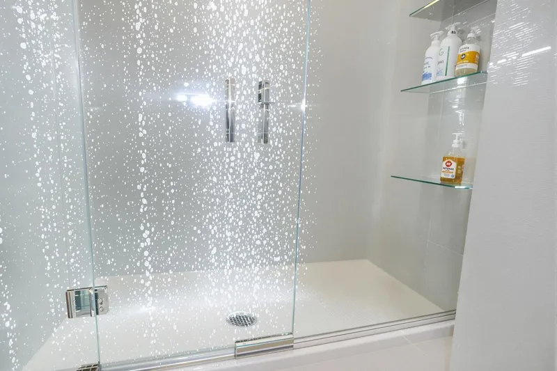 Comment éviter les remontées d'odeur dans la douche