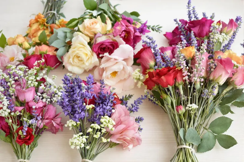 Comment faire sécher des fleurs sans perdre leur couleur ?