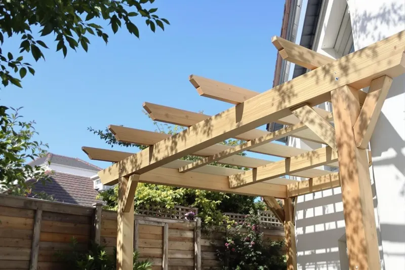 Découvrez les avantages d'une pergola en douglas pour votre jardin