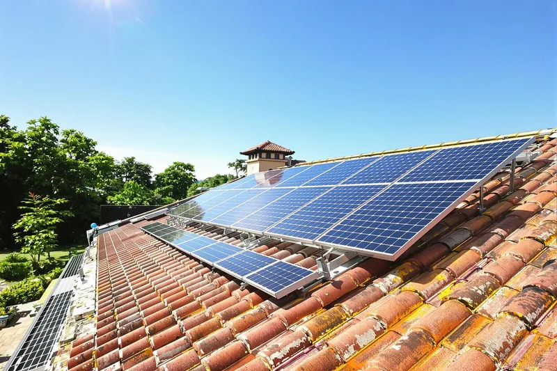 Boostez l'efficacité de vos panneaux solaires grâce à cette technique toute simple et rapide !